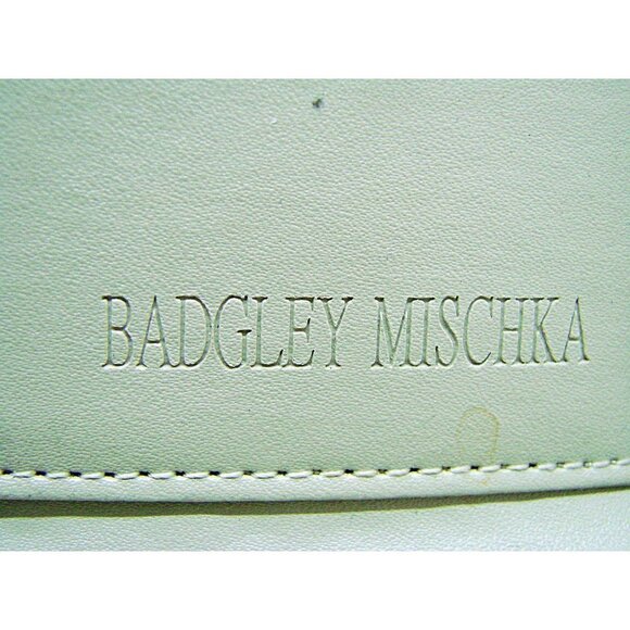 Badgley Mischka Vegan Leather Wallet Light Taupe Gray Color Full Zip Snap 8x4.5 - Picture 6 of 11